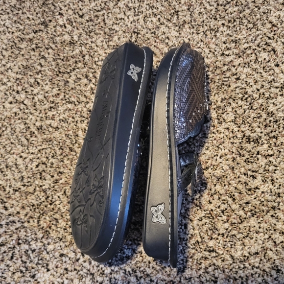 Alegria Gray Slide-In Sandals - Picture 4 of 5